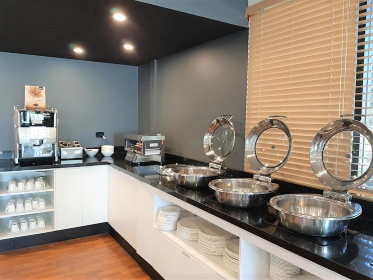 Ibis Thornleigh Hotel Екстериор снимка