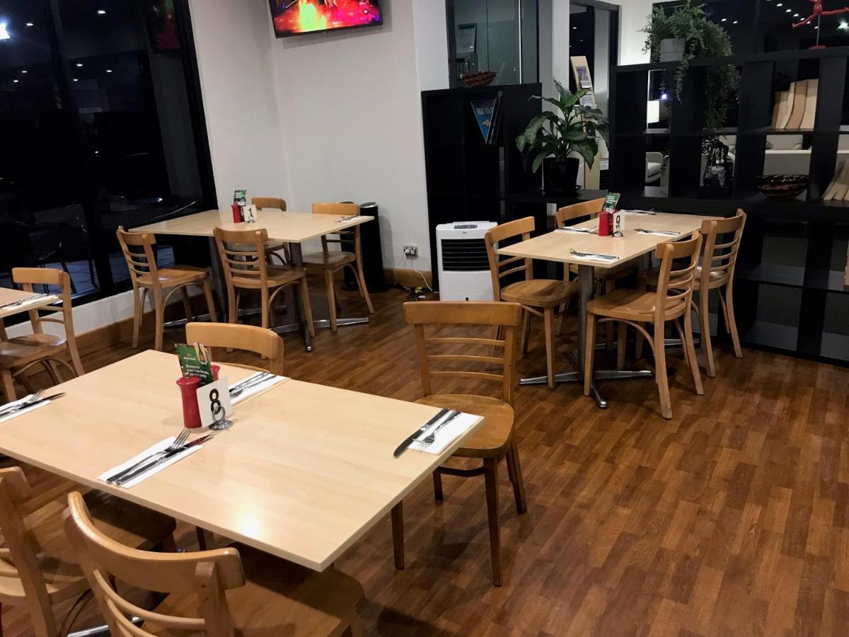 Ibis Thornleigh Hotel Екстериор снимка