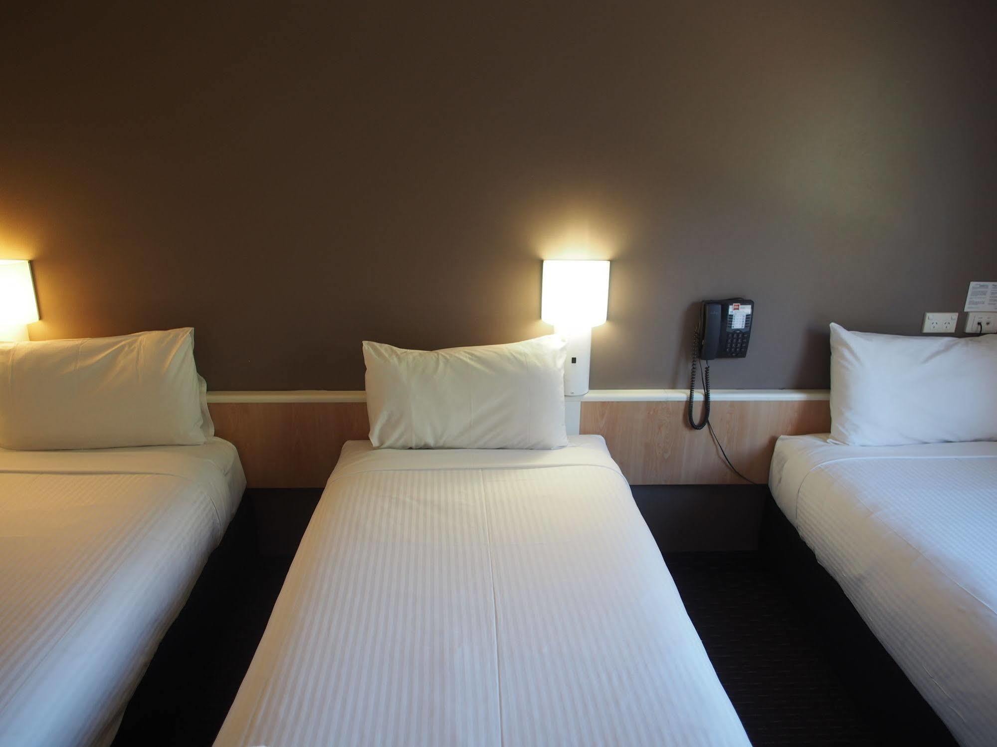 Ibis Thornleigh Hotel Екстериор снимка