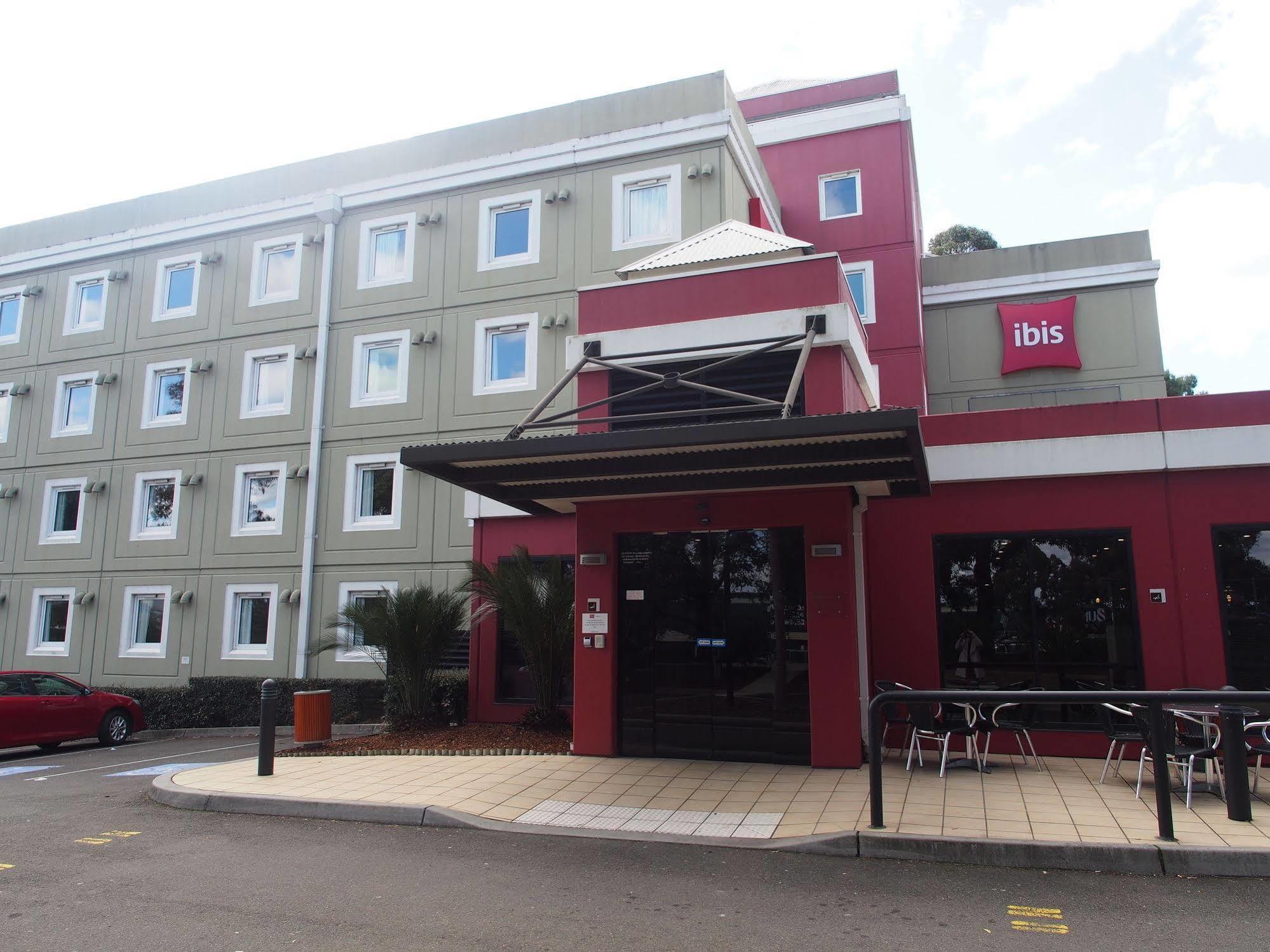 Ibis Thornleigh Hotel Екстериор снимка